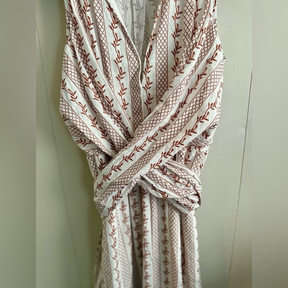 EVERLEIGH BROOKS Cream and Brown Patterned Front Criss Cross Tie Dress Sz M - Picture 3 of 8